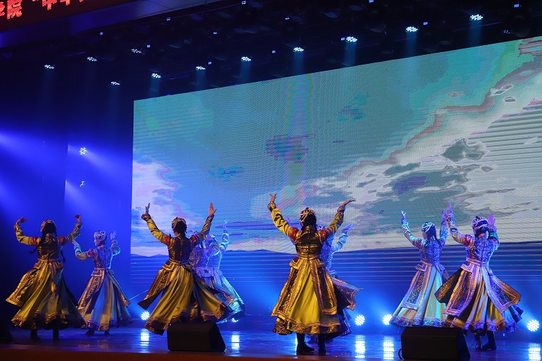 欢腾 民舞社①.jpg