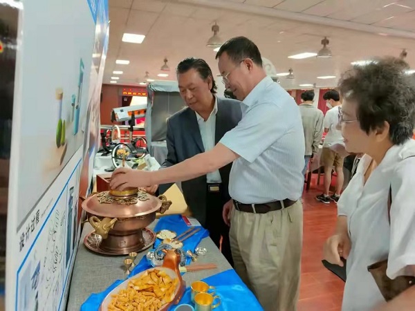 观展现场 (3).jpg