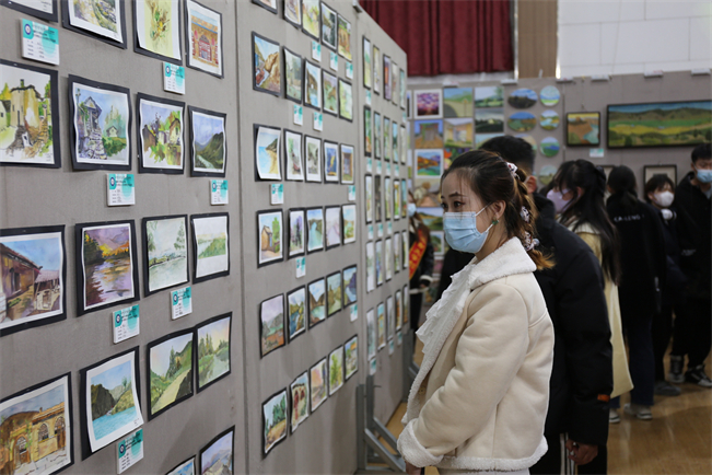 参观现场 (6).jpg