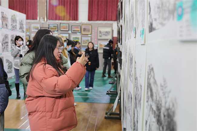 参观现场 (2).jpg