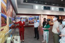 语言与传媒学院组织全体教师参观 “中华颂——我们心中的模样”专题展览