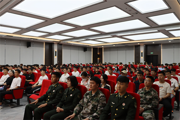 1685675406356174.jpg 现场观众.JPG