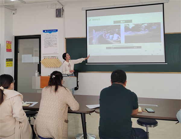 1699510393486259.jpg 许可欣老师1.jpg