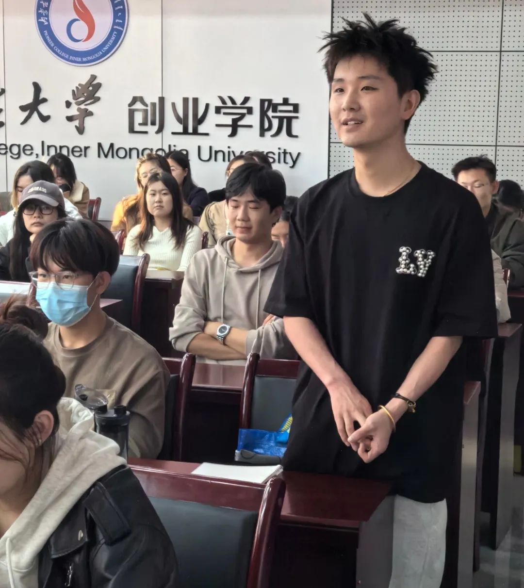 1731481374644228.jpg 1731481374644228.jpg