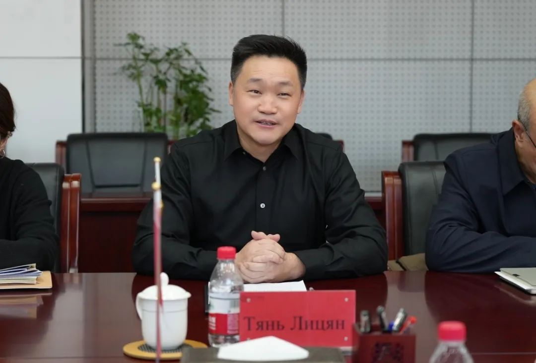 1735608366131332.jpg 1735608366131332.jpg