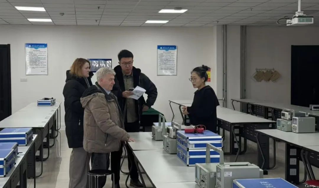 1735608844794409.jpg 1735608844794409.jpg