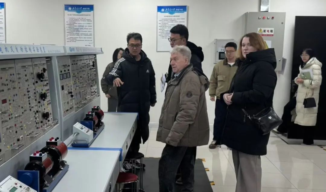 1735608905109920.jpg 1735608905109920.jpg