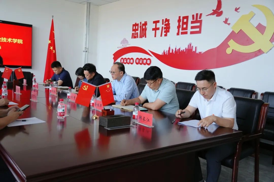 1749453122590783.jpg 1749453122590783.jpg