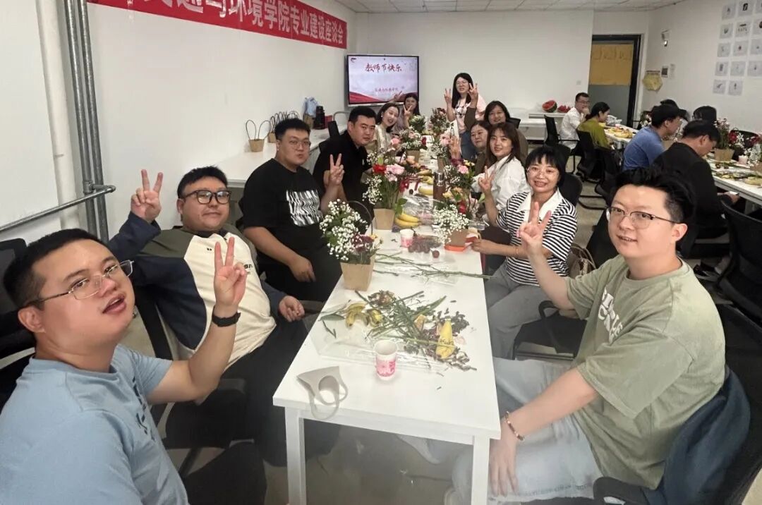 1757990032944117.jpg 1757990032944117.jpg