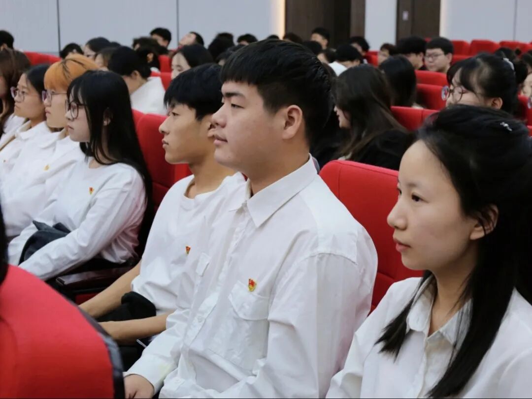 1761611667106882.jpg 1761611667106882.jpg