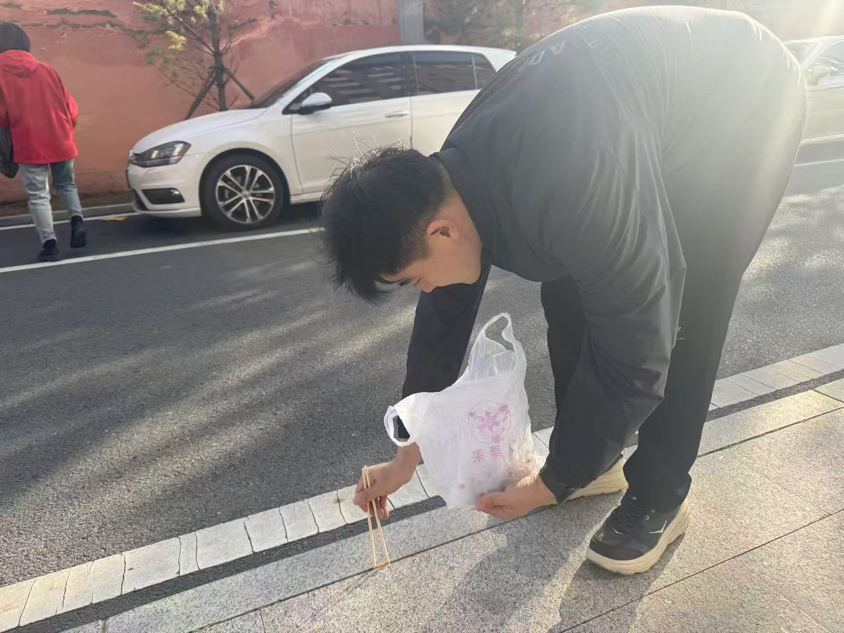 1763453566105126.jpg 1763453566105126.jpg