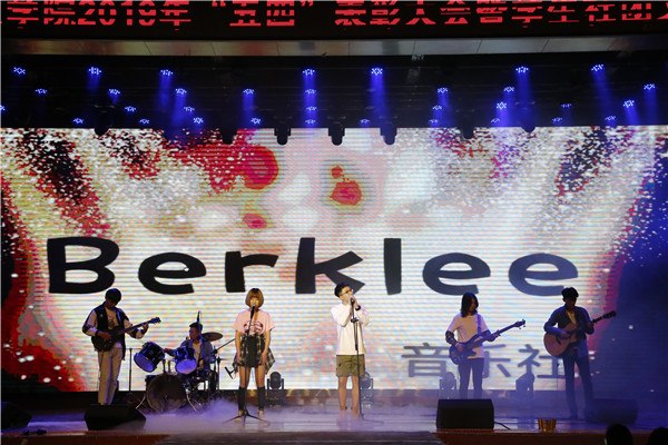 学生社团表演 (4).jpg