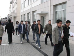 学院领导视察学生返校上课情况