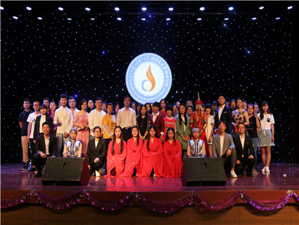 beat365官网外国语教学部举办2017届毕业生晚会