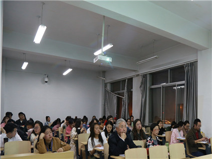 语言与传媒学院学生创新培养基金项目结题答辩会圆满成功