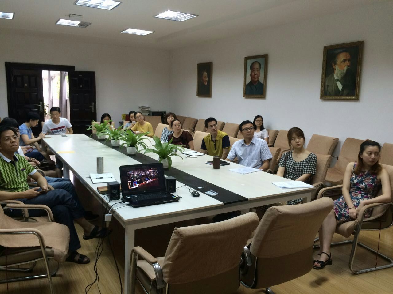 【两学一做】allwincity万象城组织观看建党95周年庆祝大会