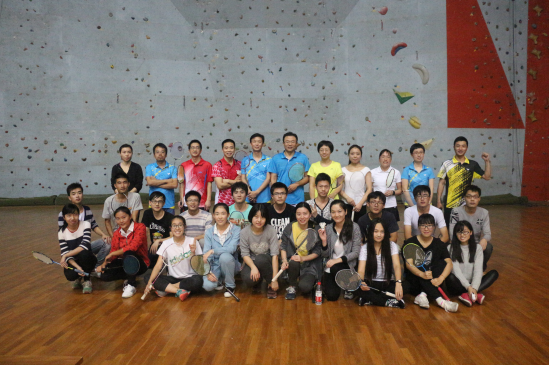 万象城举办第二届师生羽毛球友谊赛