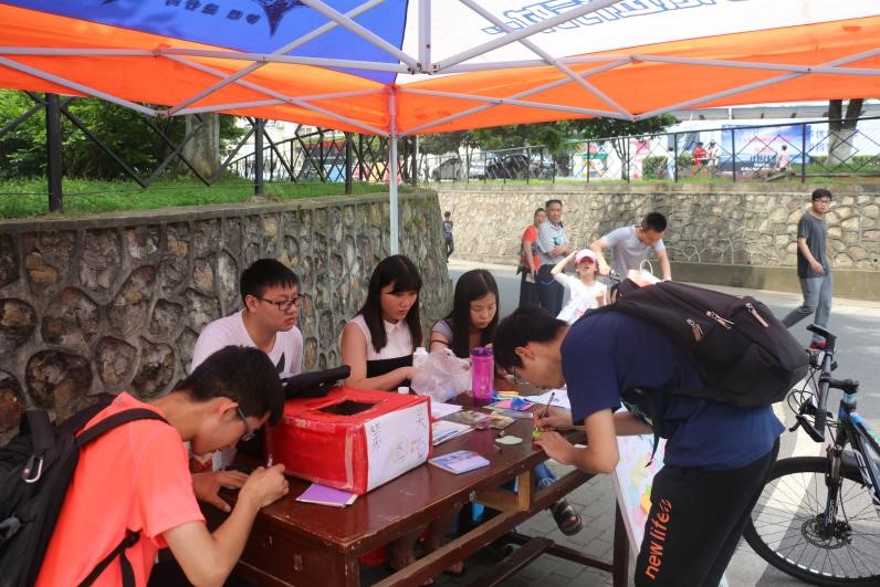 allwincity万象城“怀感恩之心,报三春之晖”感恩母亲节志愿活动顺利举办 allwincity万象城“怀感恩之心,报三春之晖”感恩母亲节志愿活动顺利举办