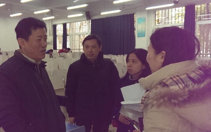 校党委书记郝翔同志听万象城青年教师讲课并作交流