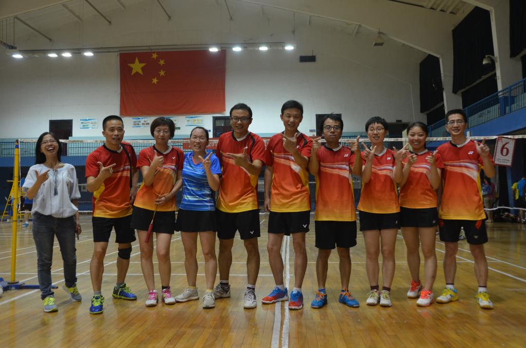 历史性突破-万象城羽毛球队挺进校四强