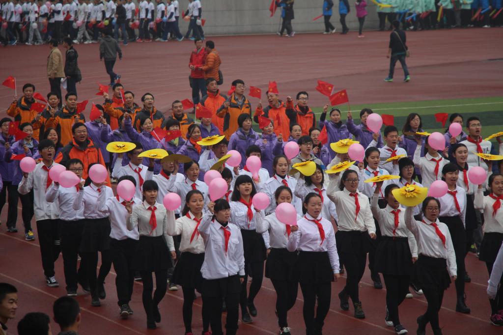 万象城职工踊跃参加2015年秋季运动会