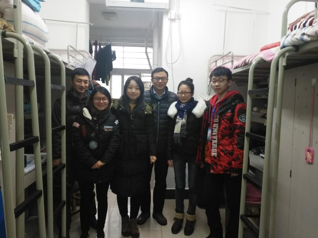 学院领导深入学生宿舍走访慰问 学院领导深入学生宿舍走访慰问