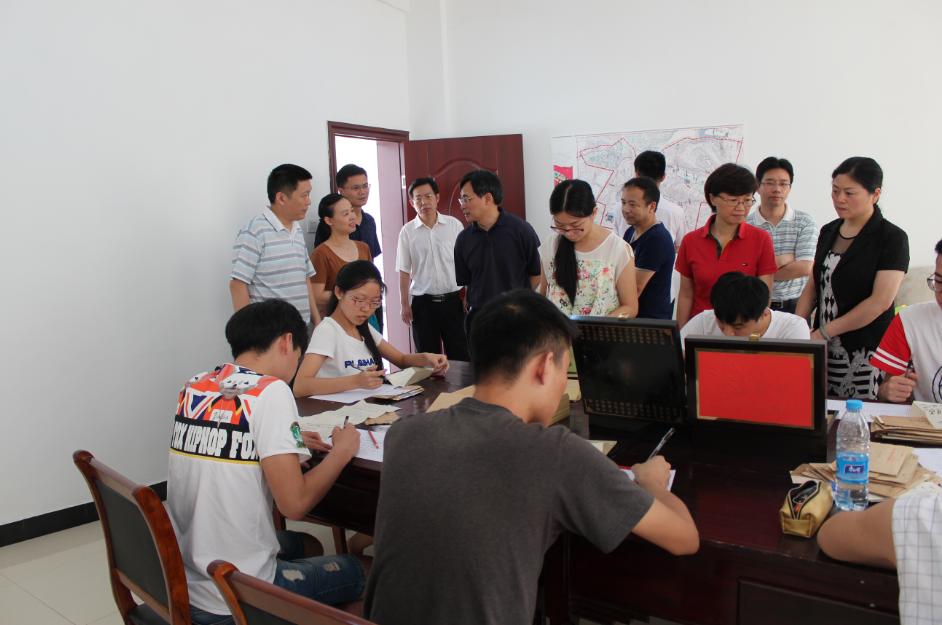 省人社厅副厅长董长麒调研万象城学生实习实训工作